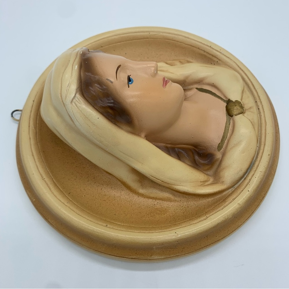 Vintage Chalkware Virgin Mary Madonna Catholic Religious Bust Wall Hanging - Picture 5 of 7